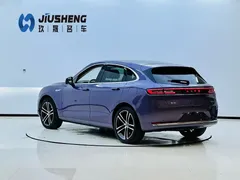 2025 Aito M5 EREV Ultra 4WD — фото 4