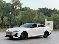 2023 Changan UNI-V 1.5T Sport, белый — фото 1