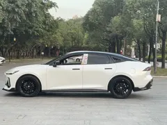 2023 Changan UNI-V 1.5T Sport, белый — фото 22