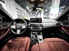 2023 BMW 5 Series 530Li xDrive M Sport Package, чёрный — фото 9