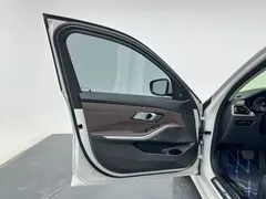 2021 BMW 3 Series 325Li xDrive M Sport Package, белый — фото 11
