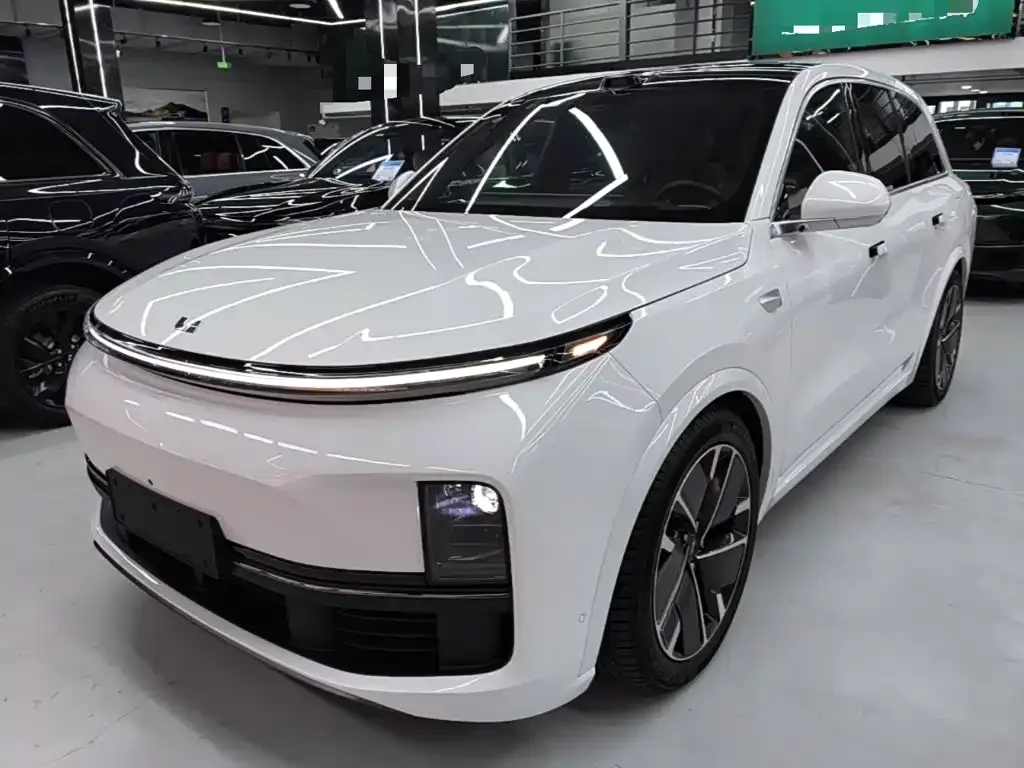 2025 Li Auto L8
