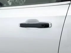 2022 Volvo S90 T8 PHEV Luxury, белый — фото 18