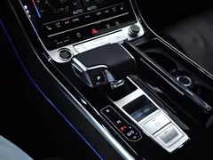 2021 Audi A8L 55 TFSI quattro Premium, чёрный — фото 10