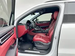 2023 Porsche Cayenne 3.0T Platinum Edition, белый — фото 9