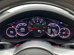 2023 Porsche Cayenne 3.0T Platinum Edition, белый — фото 14