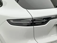 2023 Porsche Cayenne 3.0T Platinum Edition, белый — фото 32