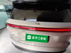 2025 Li Auto i8 Standard — фото 6