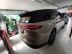 2025 Li Auto i8 Standard — фото 7