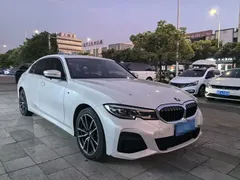 2022 BMW 3 Series 320Li M Sport Package, белый — фото 3