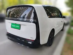 2024 Li Auto MEGA Ultra, белый — фото 6