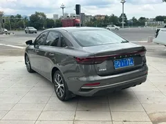 2022 Geely Emgrand 4th Gen 1.5L CVT Premium — фото 6