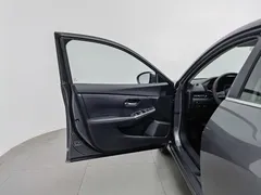 2021 Nissan Sylphy 1.6L XL CVT — фото 8