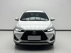 2022 Toyota Yaris L Zhixuan X 1.5L CVT Luxury Plus, белый — фото 2