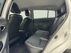 2022 Toyota Yaris L Zhixuan X 1.5L CVT Luxury Plus, белый — фото 8