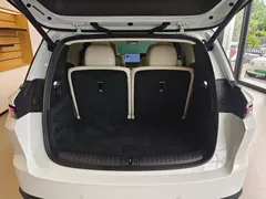 2025 Li Auto i8 Standard, белый — фото 6