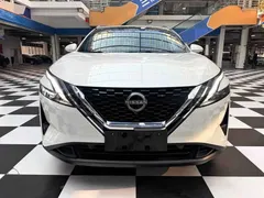2023 Nissan Qashqai 1.3T CVT Luxury, белый — фото 2
