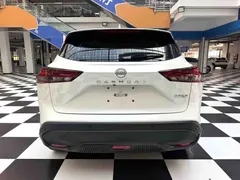 2023 Nissan Qashqai 1.3T CVT Luxury, белый — фото 18