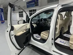 2021 Toyota Sienna 2.5L Hybrid Luxury, белый — фото 8