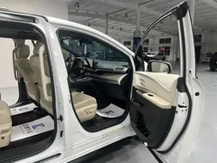 2021 Toyota Sienna 2.5L Hybrid Luxury, белый — фото 10