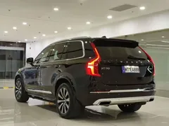 2021 Volvo XC90 7-seat, чёрный — фото 4