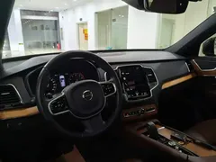 2021 Volvo XC90 7-seat, чёрный — фото 8