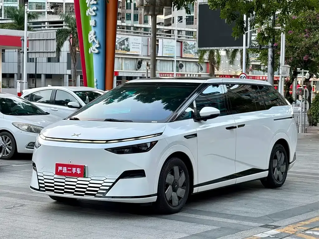 2024 Xpeng X9 702 Extra Long Range Max