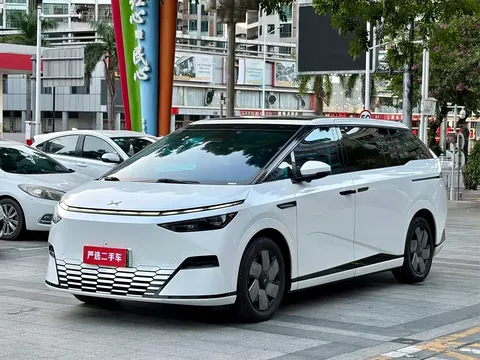 2024 Xpeng X9 702 Extra Long Range Max