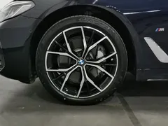 2023 BMW 5 Series 530Li Premium M Sport Package, синий — фото 17