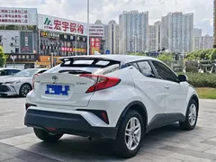 2022 Toyota C-HR 2.0L Leading, белый — фото 3
