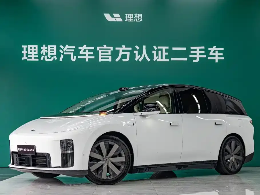2025 Li Auto i8 Standard