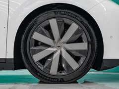 2025 Li Auto i8 Standard, белый — фото 7