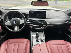 2023 BMW 5 Series 530Li Leading M Sport Package, белый — фото 6