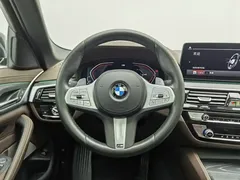2023 BMW 5 Series 530Li Leading M Sport Package, чёрный — фото 11