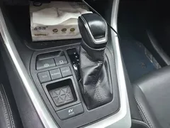 2020 Toyota Wildlander 2.5L Hybrid E-CVT 2WD Luxury, зелёный — фото 16