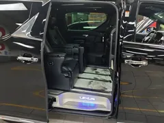 2020 Lexus LM 300h 7-seat, чёрный — фото 9