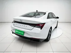 2022 Hyundai Elantra 1.5L CVT LUX Premium, белый — фото 6