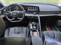 2022 Hyundai Elantra 1.5L CVT LUX Premium, белый — фото 10