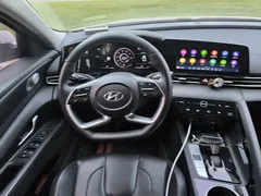 2022 Hyundai Elantra 1.5L CVT LUX Premium, белый — фото 11