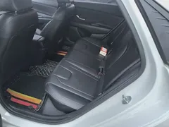 2022 Hyundai Elantra 1.5L CVT LUX Premium, белый — фото 18