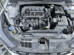 2022 Hyundai Elantra 1.5L CVT LUX Premium, белый — фото 21