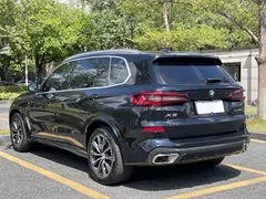 2022 BMW X5 30Li Premium M Sport Package, чёрный — фото 4