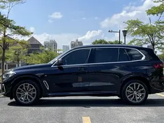 2022 BMW X5 30Li Premium M Sport Package, чёрный — фото 7