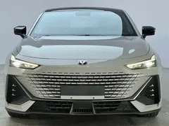 2022 Changan UNI-V 1.5T Premium — фото 2