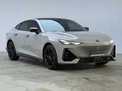 2022 Changan UNI-V 1.5T Premium — фото 3