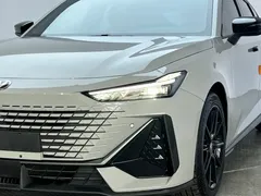 2022 Changan UNI-V 1.5T Premium — фото 4