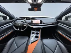 2022 Changan UNI-V 1.5T Premium — фото 6