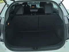 2022 Toyota Yaris L Zhixuan X 1.5L CVT Luxury Plus, белый — фото 4