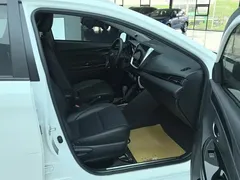 2022 Toyota Yaris L Zhixuan X 1.5L CVT Luxury Plus, белый — фото 8