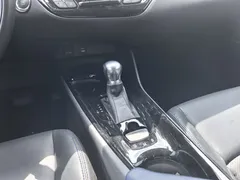 2023 Toyota C-HR 2.0L Luxury — фото 9